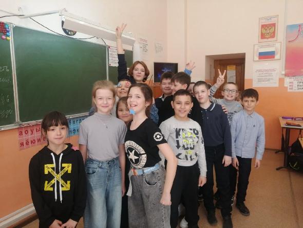 Студенты Губернаторского колледжа провели космический урок для школьников