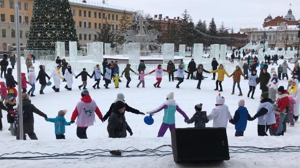 Волонтеры культуры поучаствовали в открытии ледового городка на Новособорной