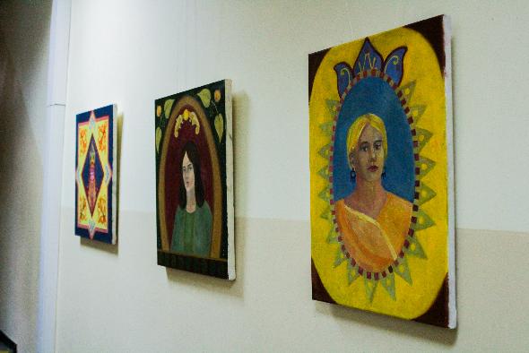 Выставка автопортретов студентов-живописцев открылась в Губернаторском колледже
