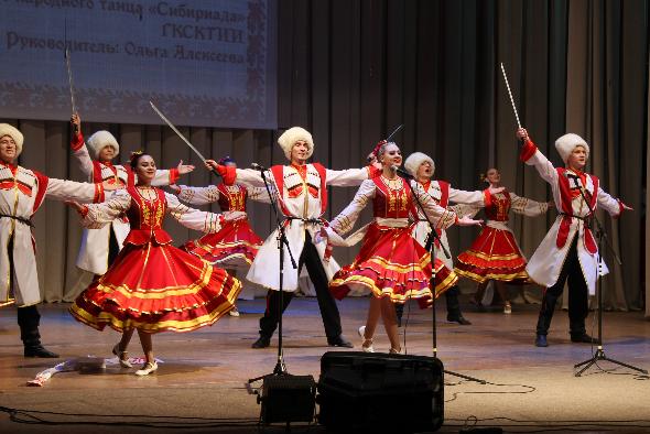 Губернаторский колледж открыл концертом большой проект о казачестве