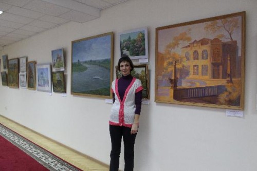 Преподаватель Губернаторского колледжа открыла персональную выставку картин