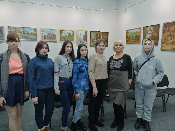 Выставка картин студентов Губернаторского колледжа прошла в городе Асино