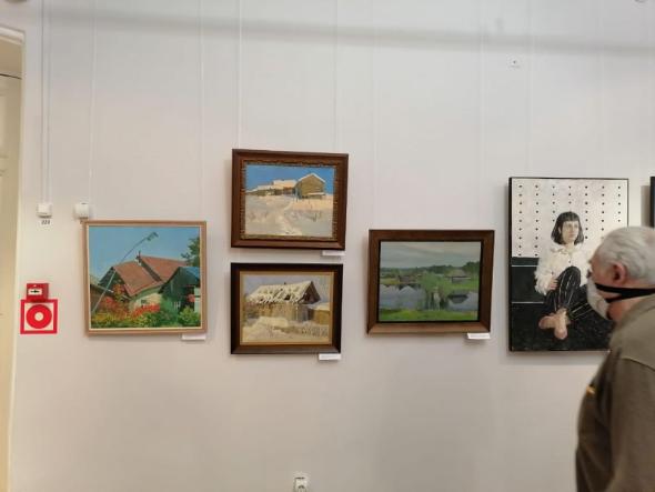 В Томском областном художественном музее открылась выставка-конкурс «Лучшая работа» 